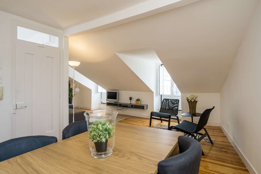 Comfortable and Trendy Lisbon Apartment