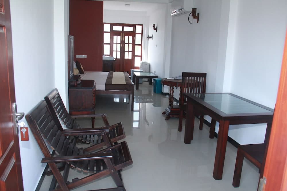 Ravindra Hotel and Restaurant