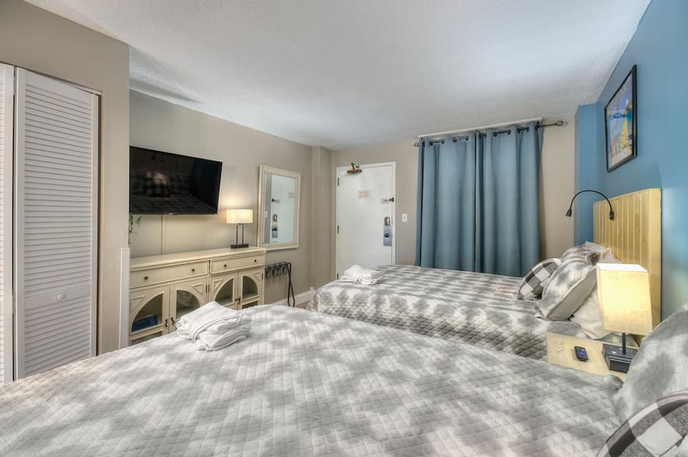 Landmark Resort by Elliott Beach Rentals