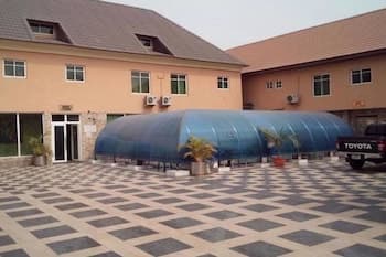 Vic James Apartments