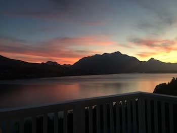 Aquarius De Lavender Lake View B&B