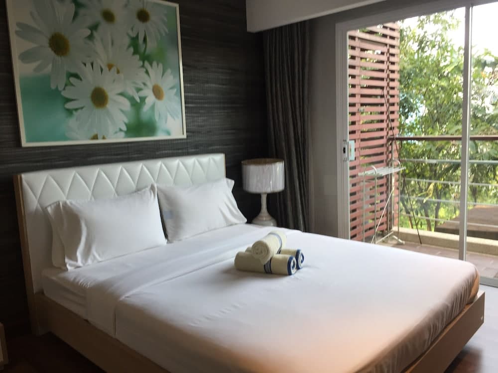 Beachfront Family Penthouse Hua Hin