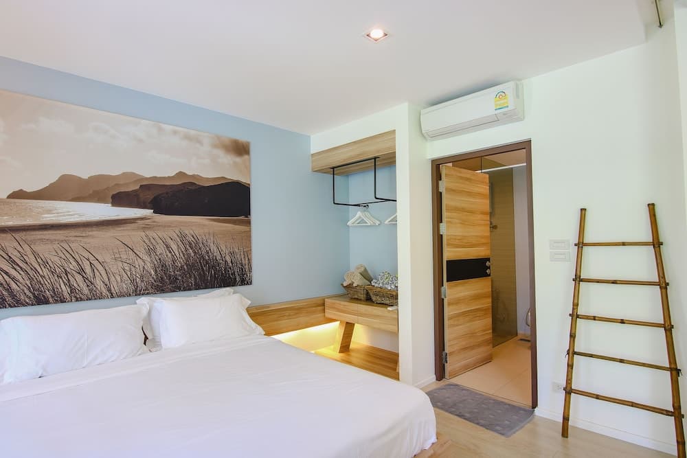 Hua Hin Luxury Beachfront Condo By Mon