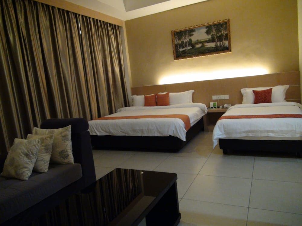 Paragon Lutong Hotel