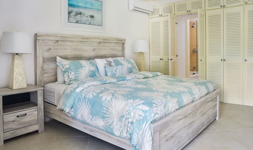 Royal Glitter Bay Villas