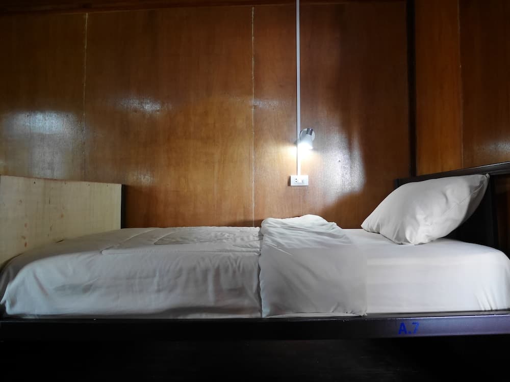 At Pier Hostel Lanta