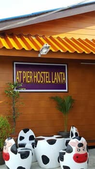 At Pier Hostel Lanta