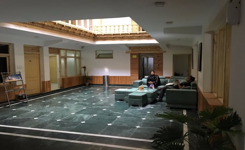 TIH Hotel Chonjor Residency