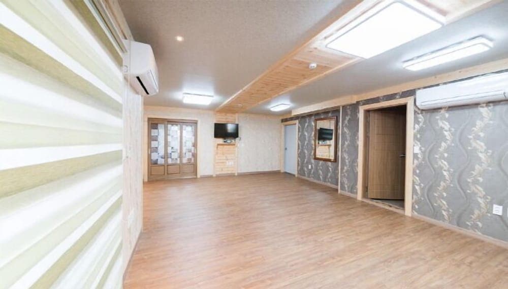 Red Windmill Pension