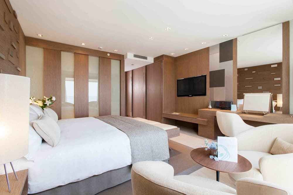 The Oasis by Don Carlos Resort