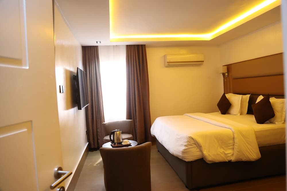 Bolton White Apartments