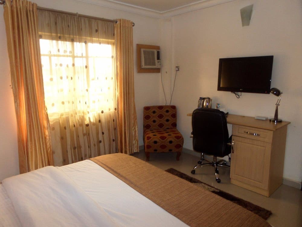 Elomaz Hotels, Abuja