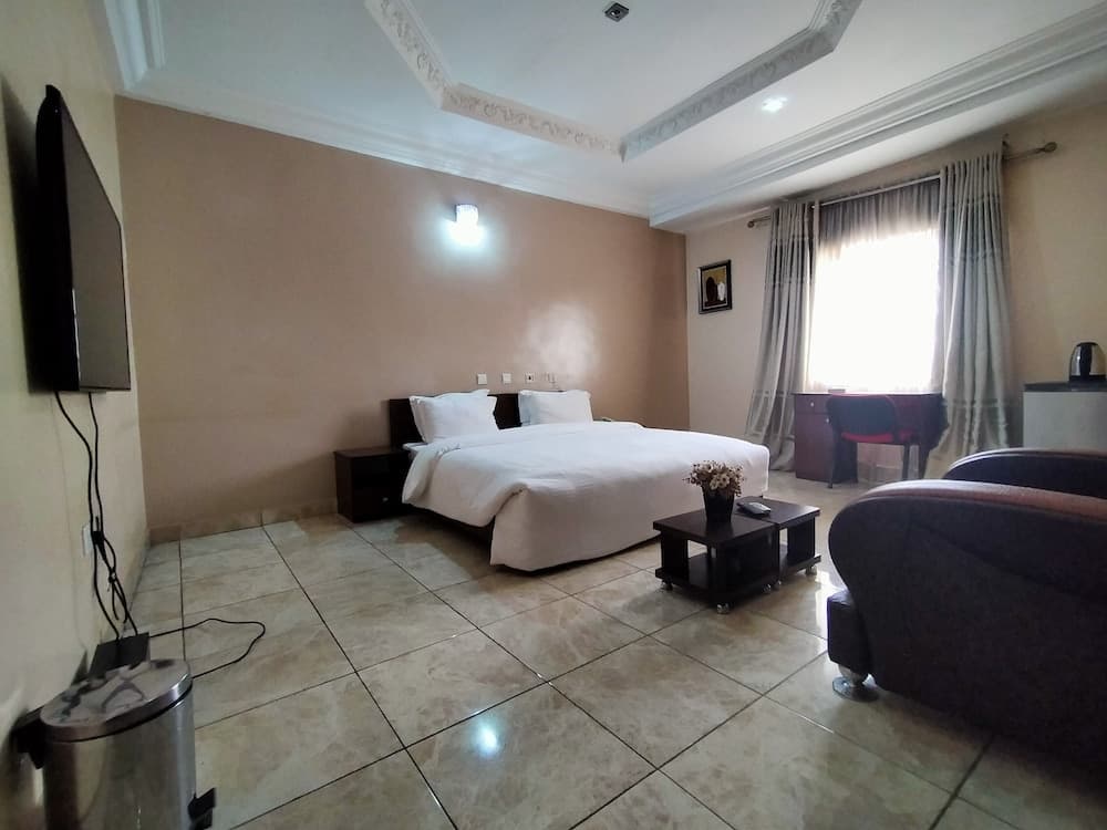 Laps New World Hotel