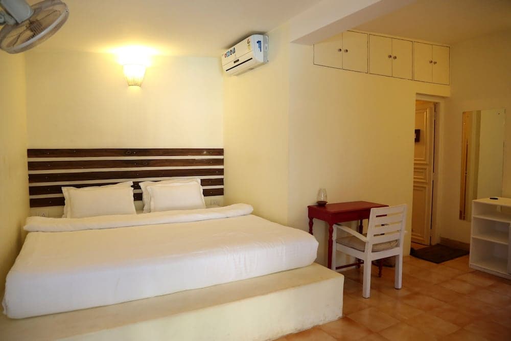 Shantie Shakthi Vagator Resort with Swimming Pool