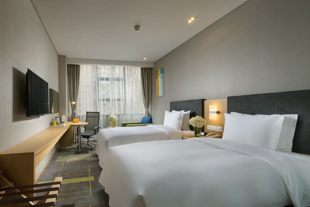 Holiday Inn Express Chengdu Dafeng, an IHG Hotel