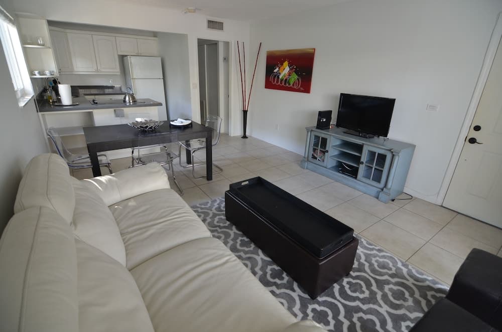 Riviera Luxury Living Coconut Grove