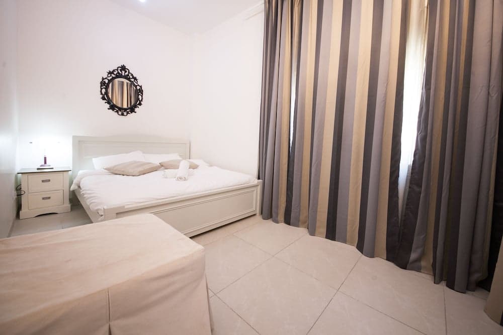 Jonathan hotel in Ben Yehuda