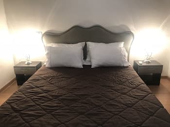 Oasis Square Apartment