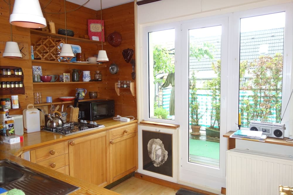 Big 2 Room Apartment with Balcony