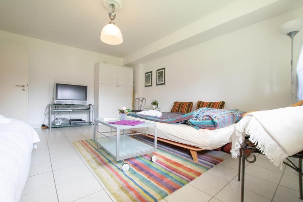 Tolstov-Hotels Big Room Apartment