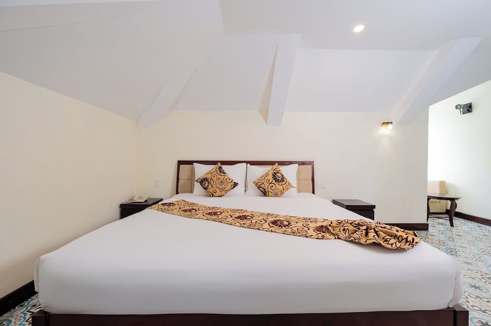 Hoi An Canal House Riverside By Haviland