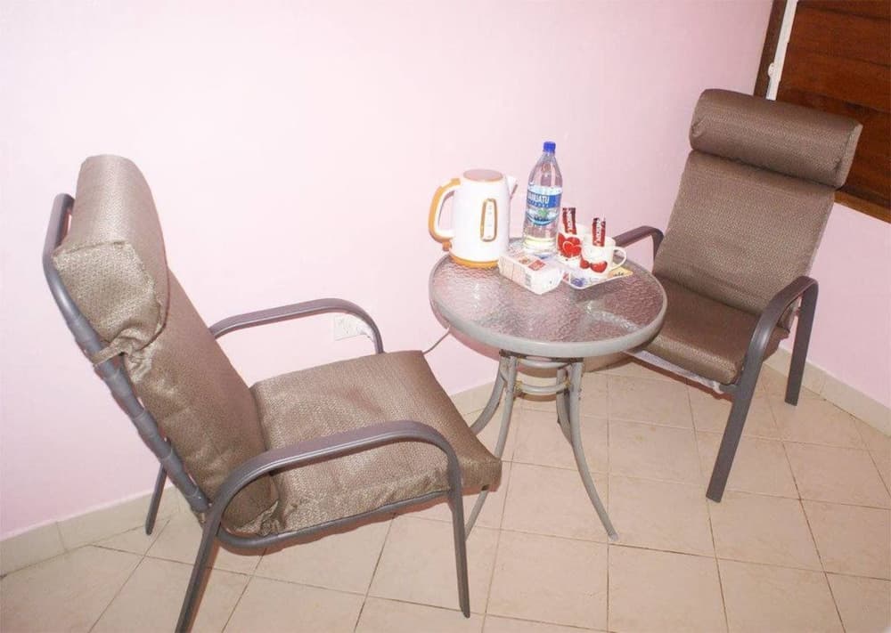 Bluepango Guest House - Hostel