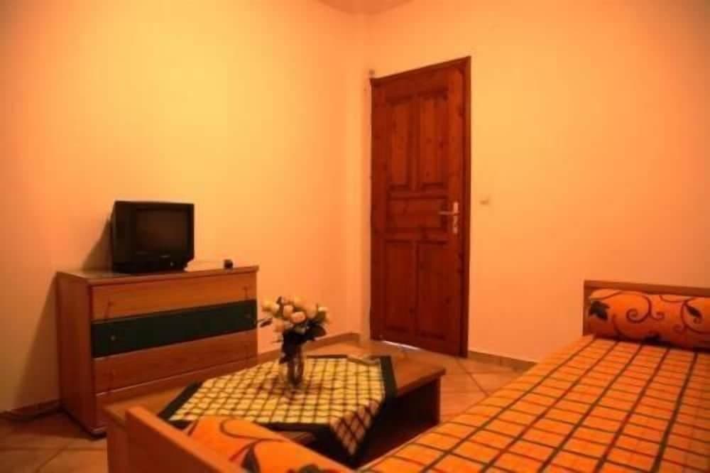 Terpsichore Apartments