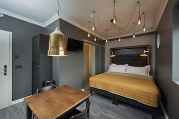 105 - A Townhouse Hotel