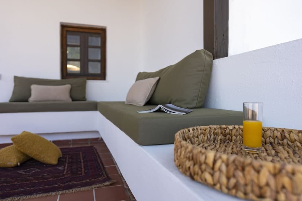 Maris Lindos, Suites and Apartments