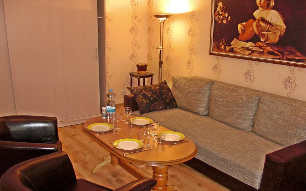 Sunny Esplanade By Old Town