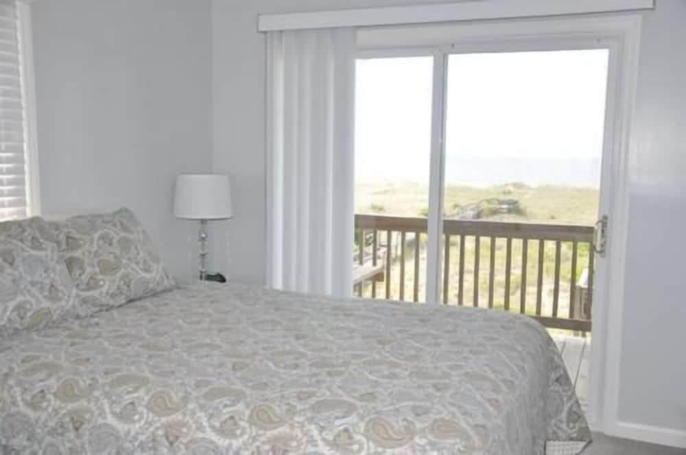 Dune Deck South -  4 Bedroom Home by RedAwning