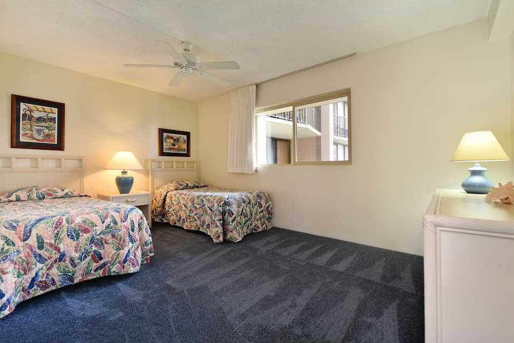 Valley Isle #808 2 Bedroom Condo by RedAwning