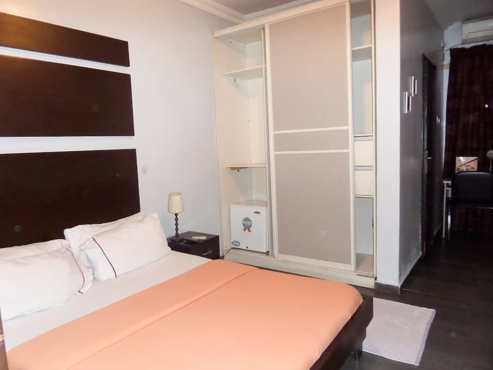 Precinct Comfort Services, Yaba