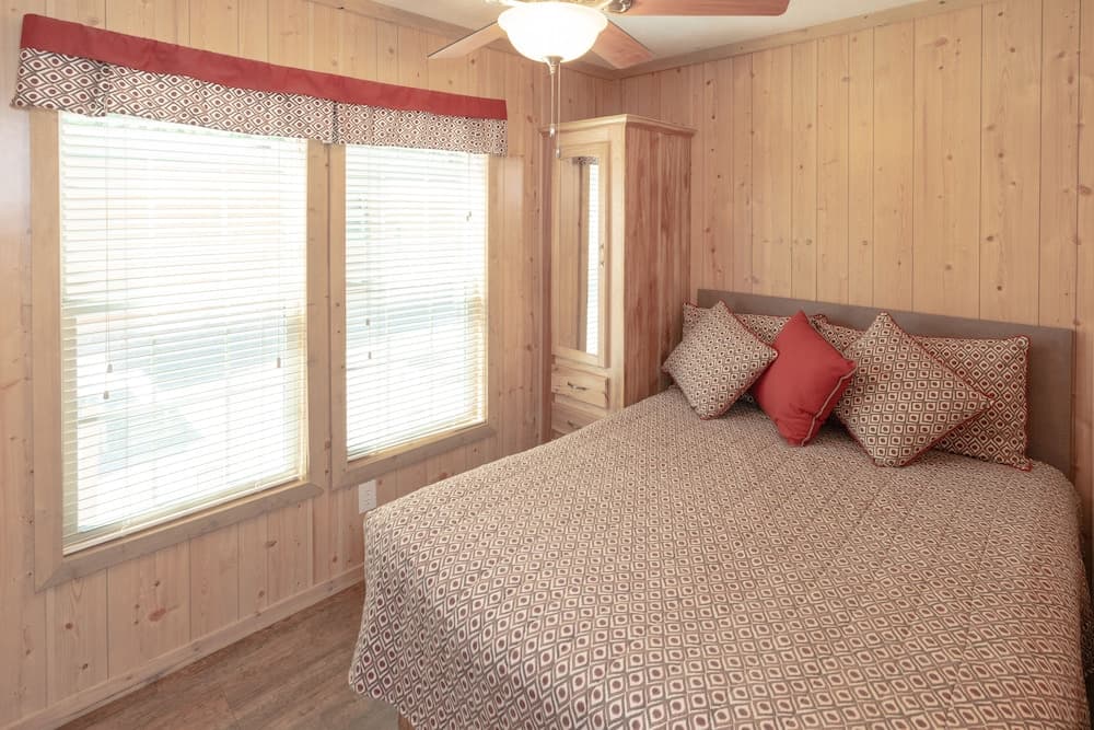 Sun Retreats Adirondack Gateway