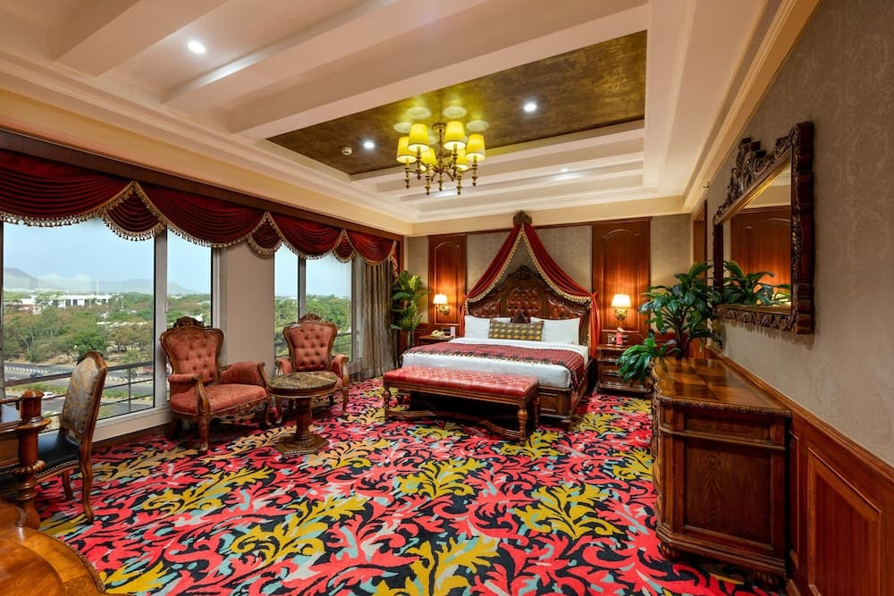 Express Inn The Business Luxury Hotel