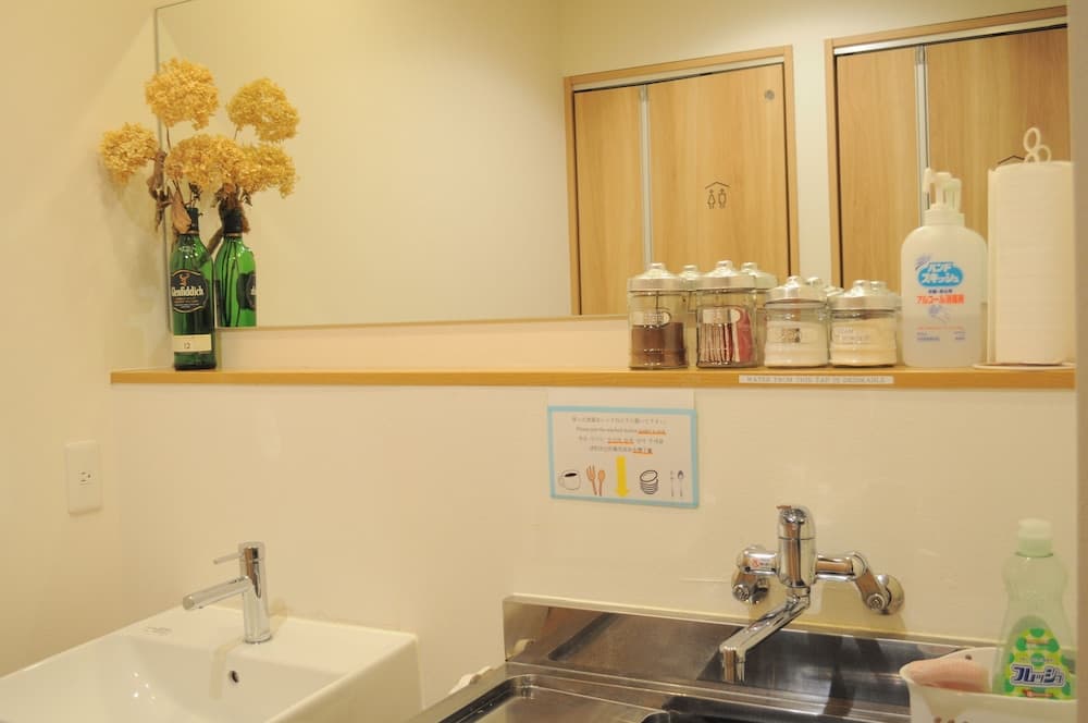 04Village NAMBA - Hostel