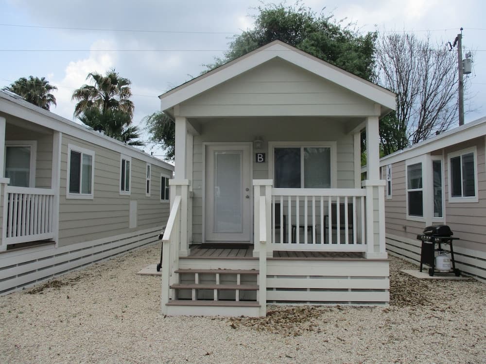 Travelers World RV Resort