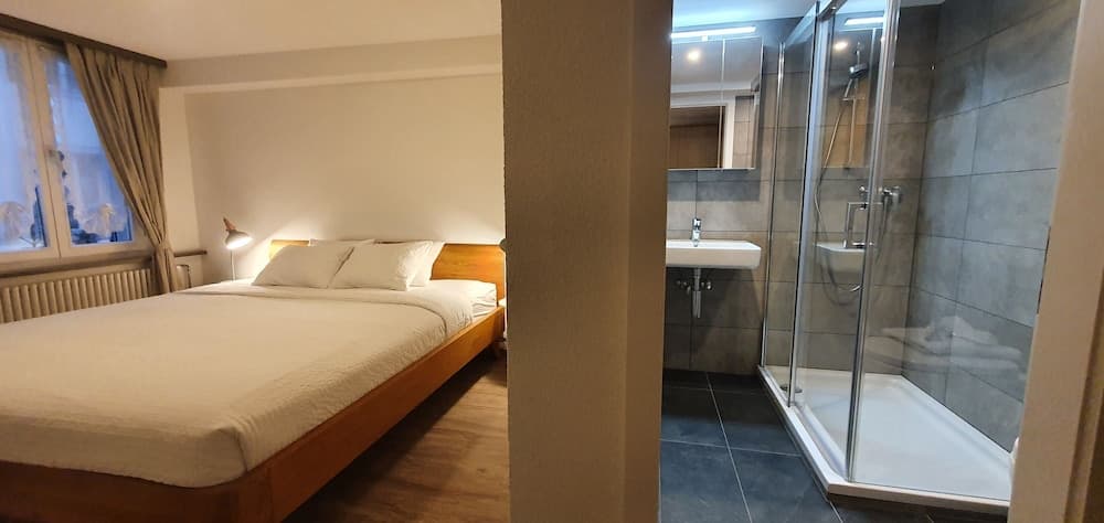 The Aarburg Hotel & Café