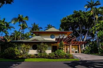 Alii Point #15 - Almost Oceanfront 3 Bedroom Home by RedAwning