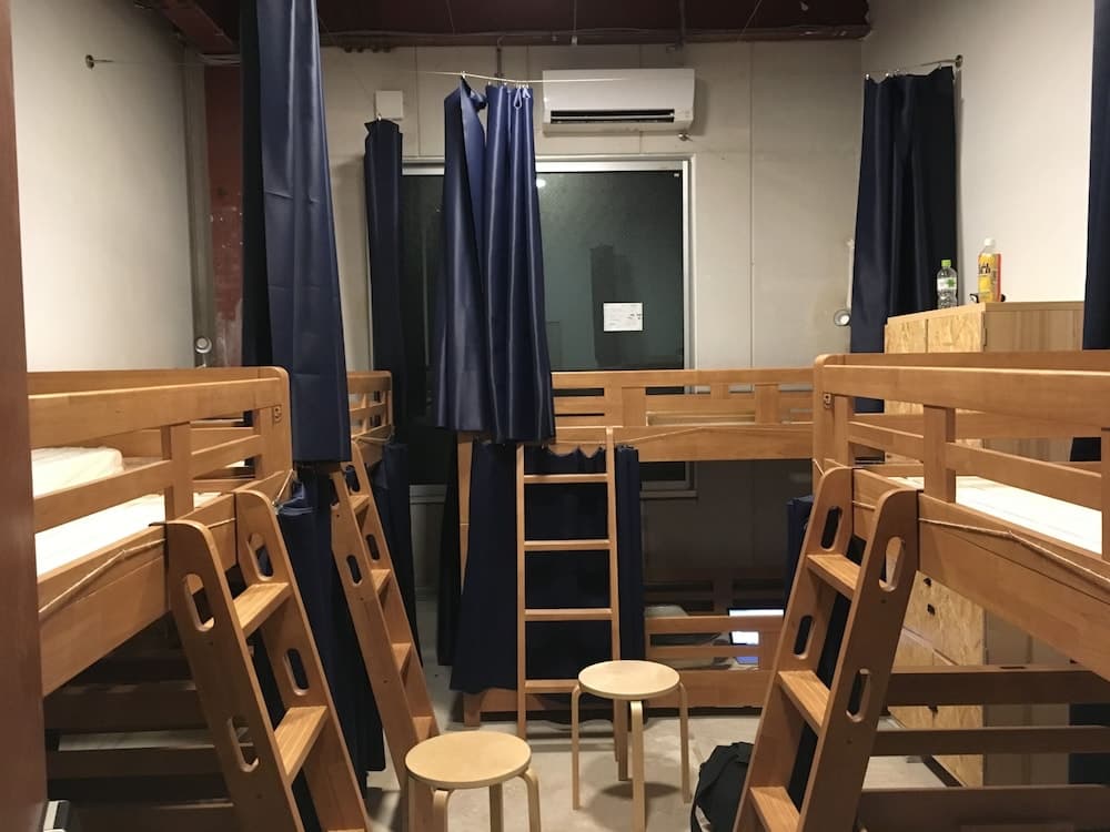 fan ABURATSU Sports Bar & Hostel