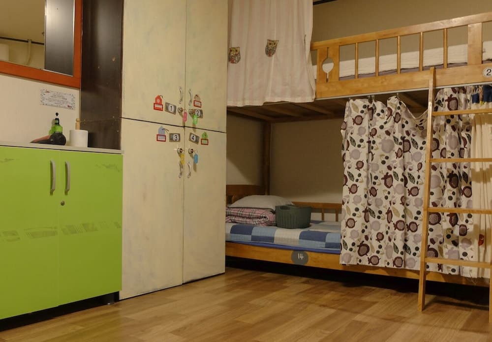 Owl's Nest Guesthouse - Hostel