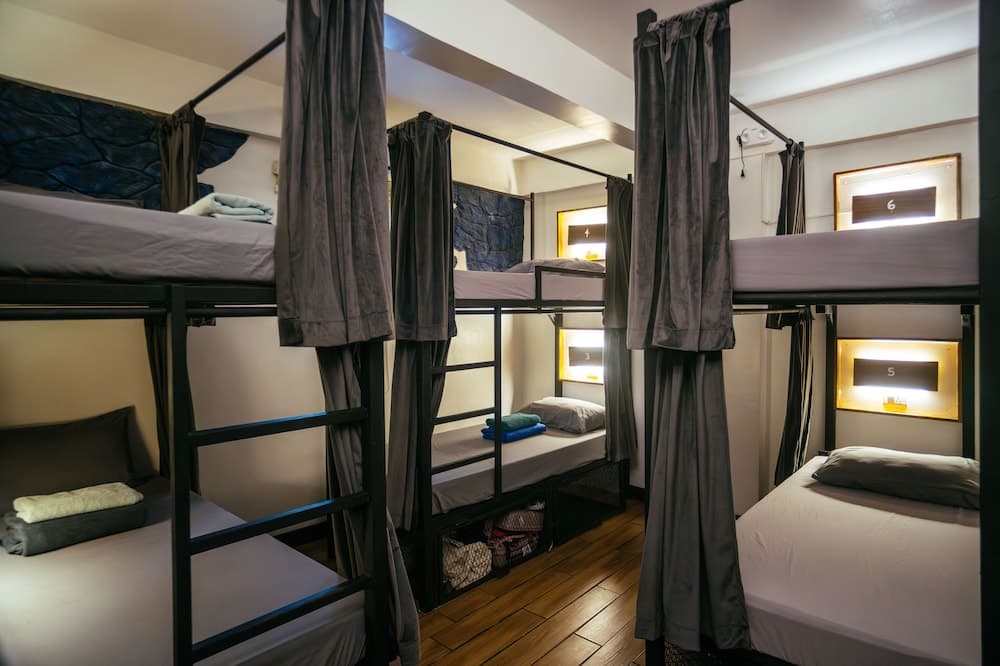 Outpost Beach Hostel - Adults Only