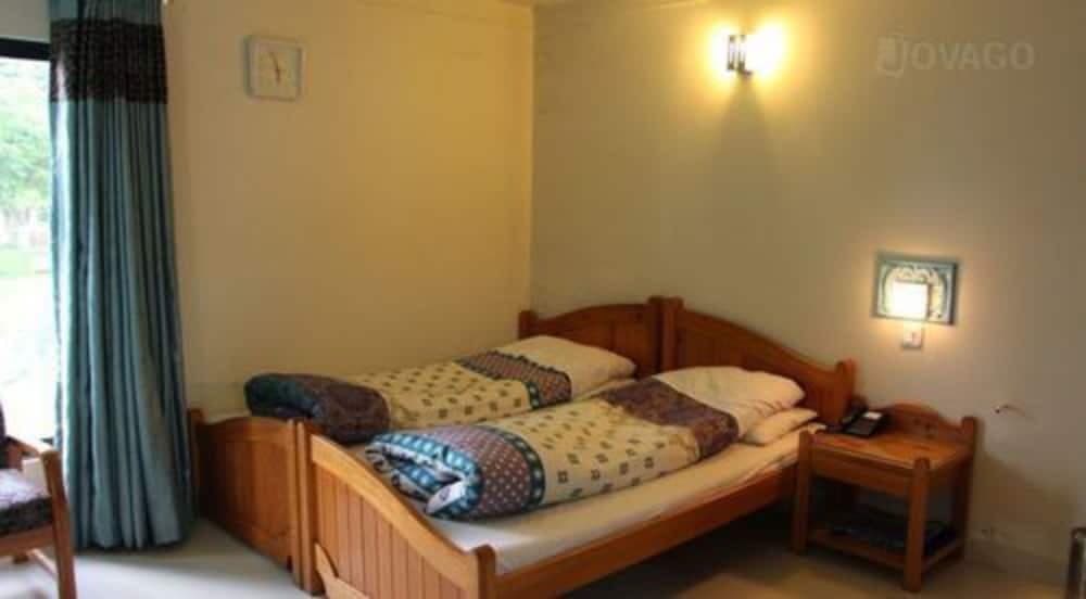 Summer Retreat Hotel