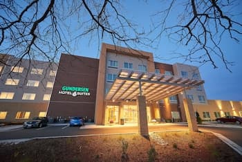 Gundersen Hotel & Suites