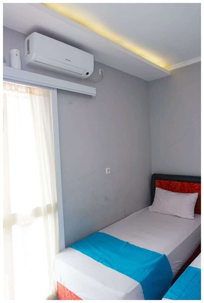 Budi House & Food Station