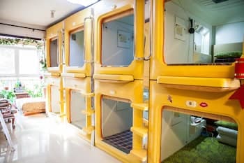 Urban job papas capsule hostel