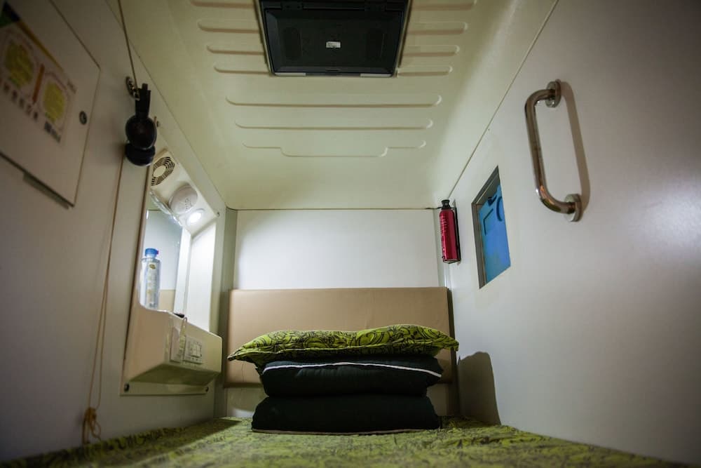 Urban job papas capsule hostel