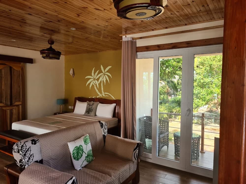 La Digue Luxury Beach Bungalow Spa & Gym