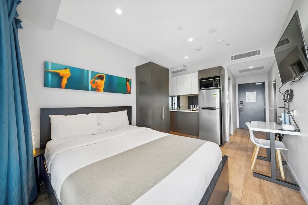 Studio 8 Residences - Adults Only