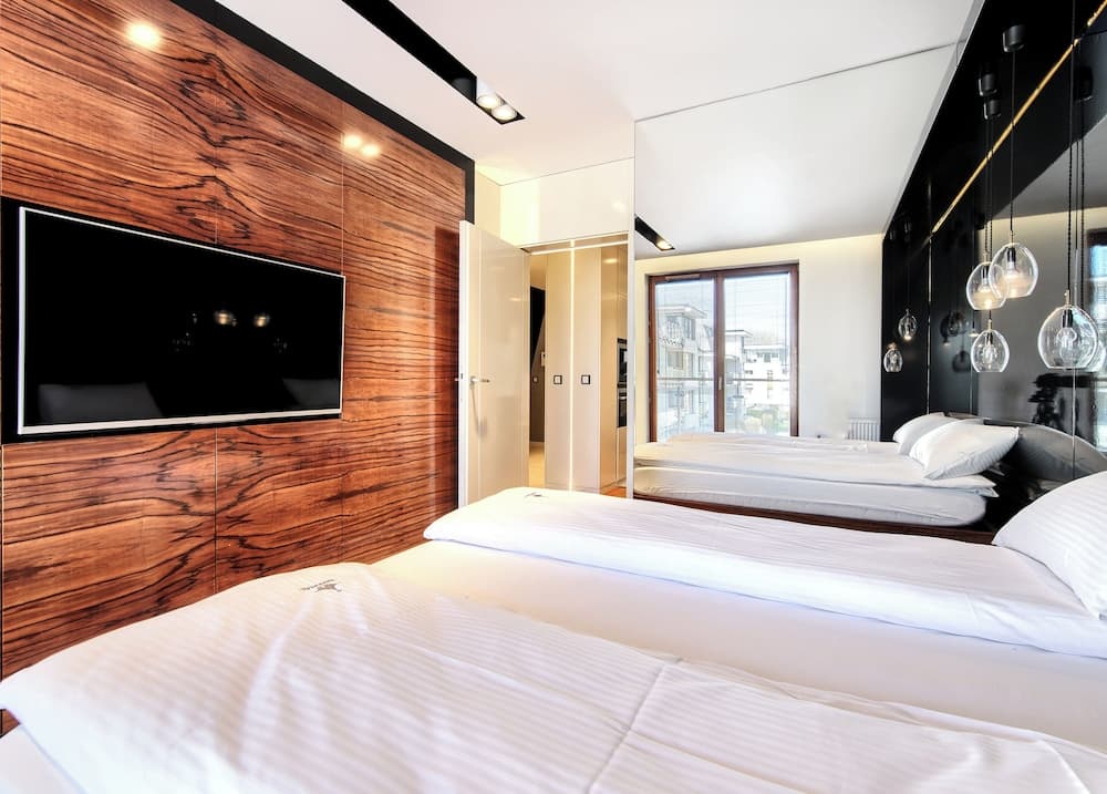 Imperial Apartments - Aquarius